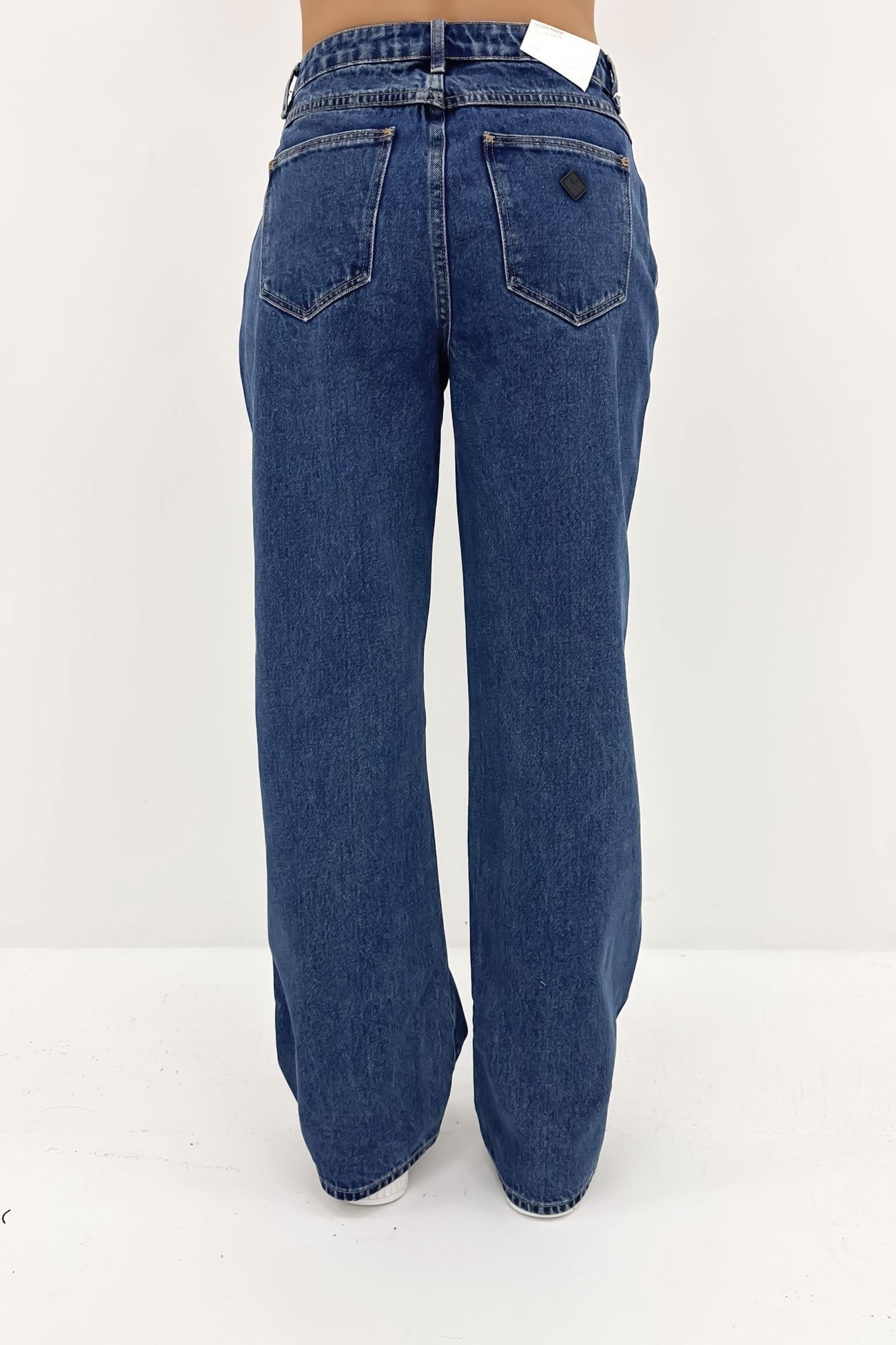 A 95 Mid Baggy Jean Bella
