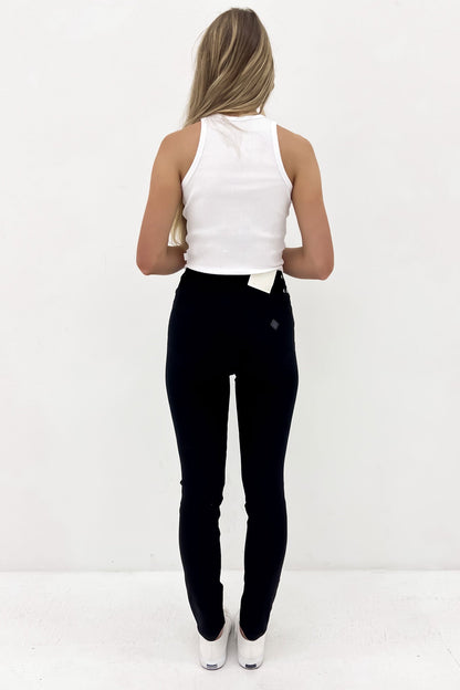 A 94 High Skinny Jean Black Magic