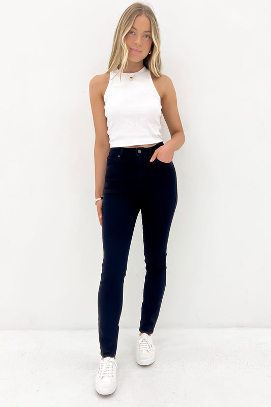 A 94 High Skinny Jean Black Magic