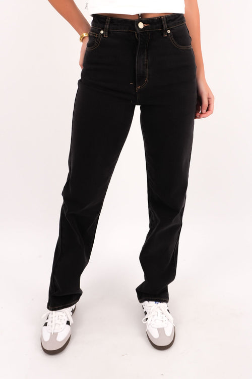 A 94 High Straight Jean Cara