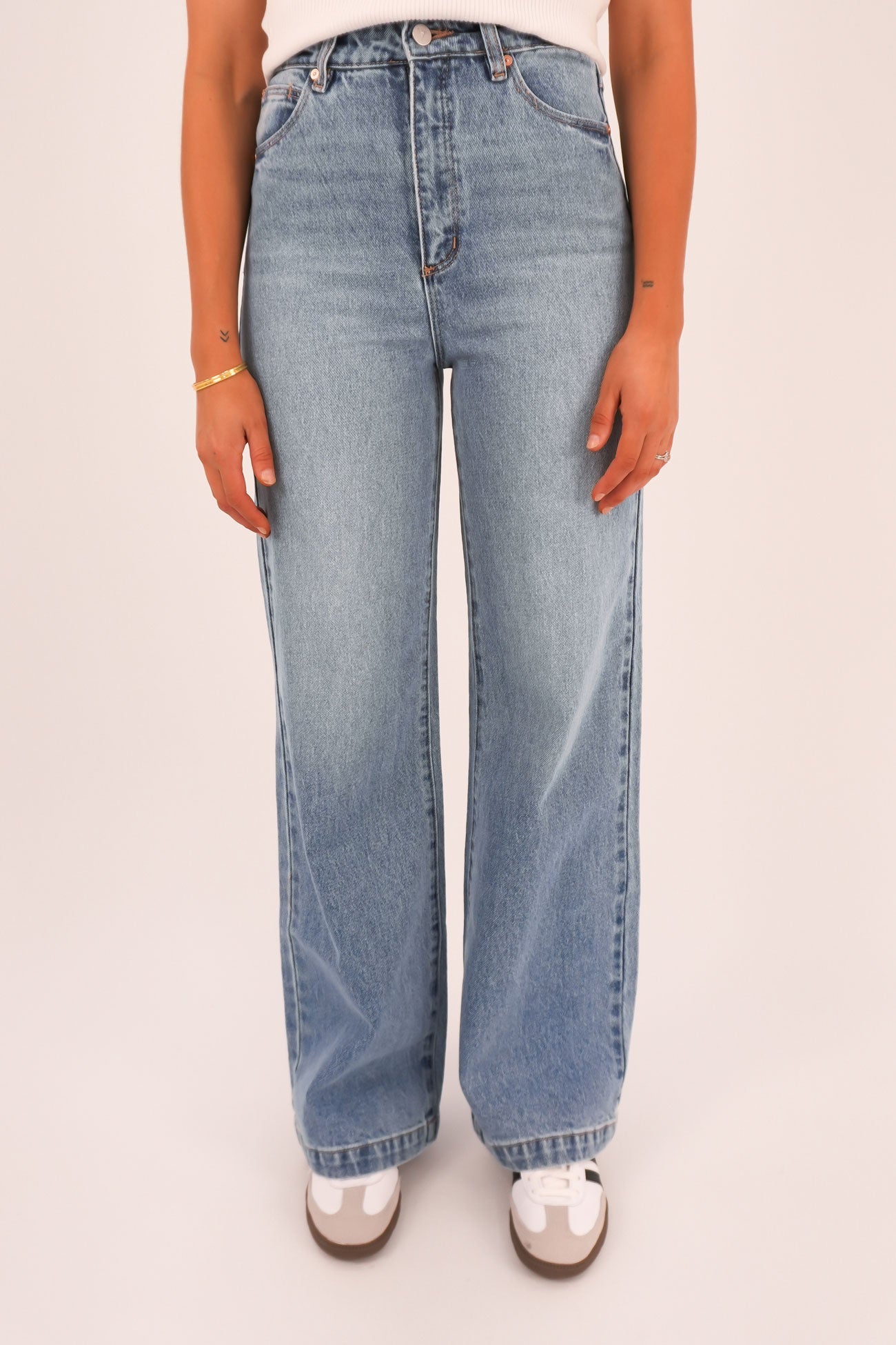 A 94 High & Wide Jean Liv