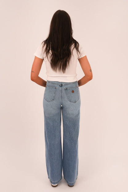 A 94 High & Wide Jean Liv