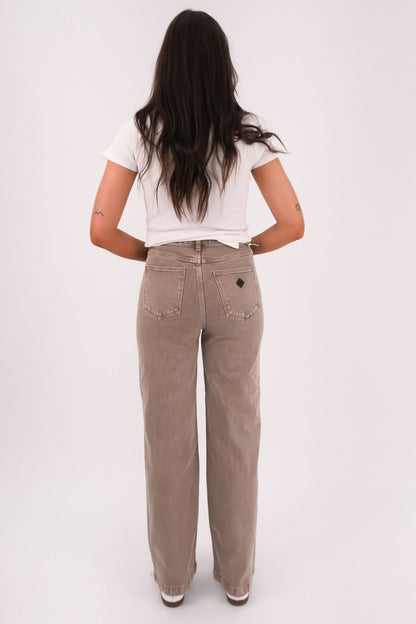 A 94 High & Wide Jean Mushroom
