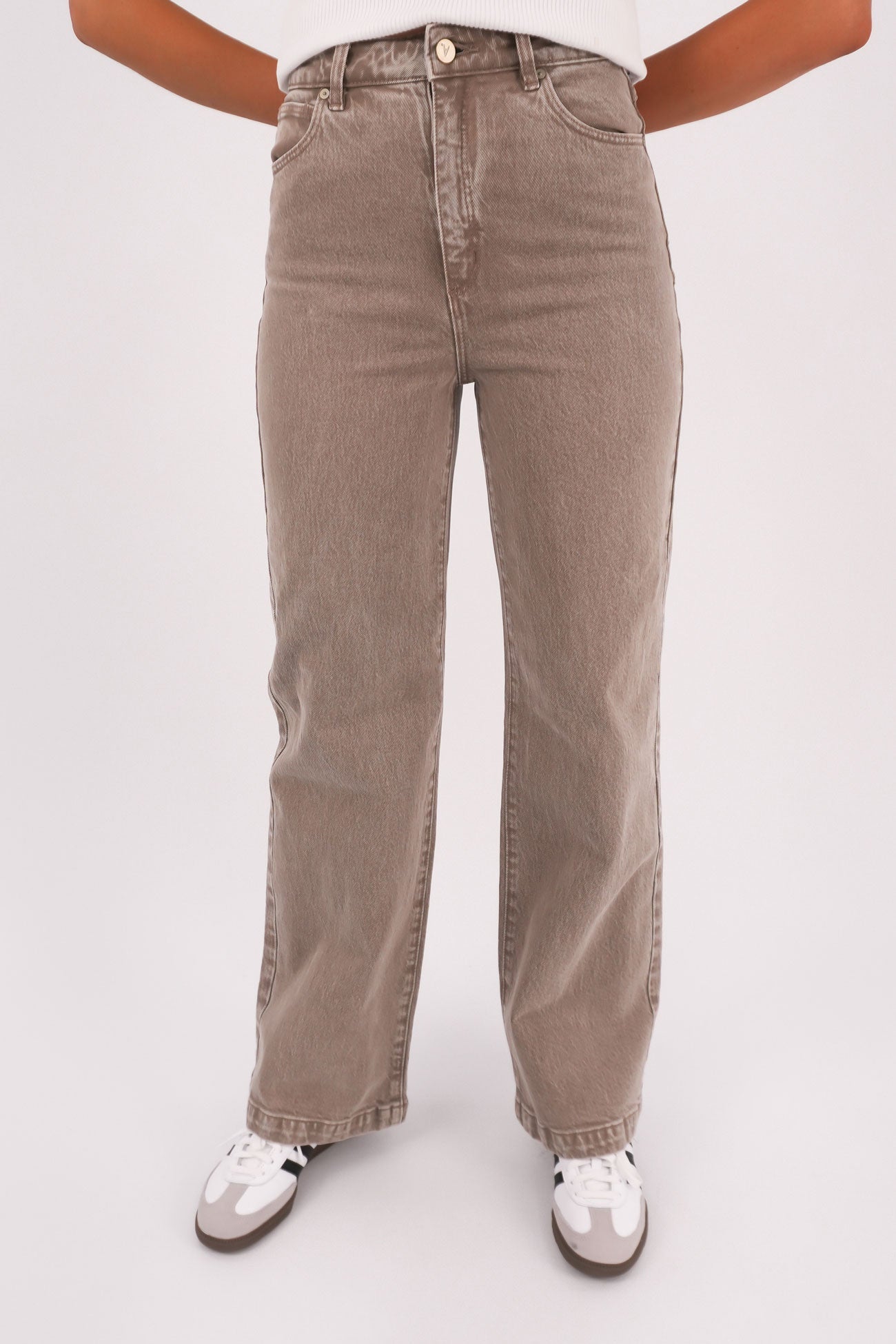 A 94 High & Wide Jean