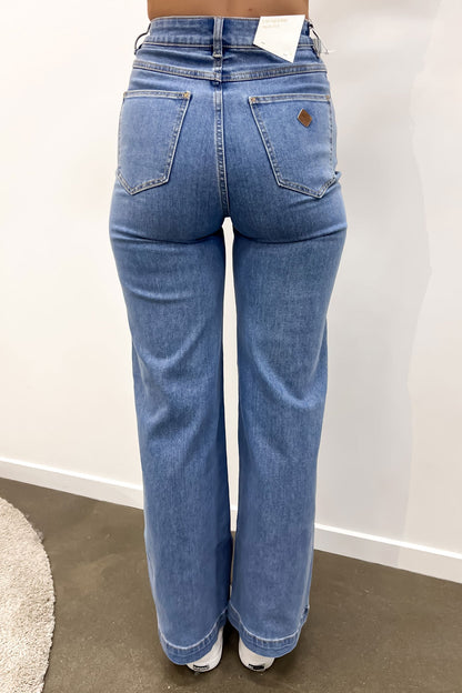 A 94 High & Wide Jean Peta