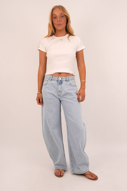 A 95 Mid Barrel Jean