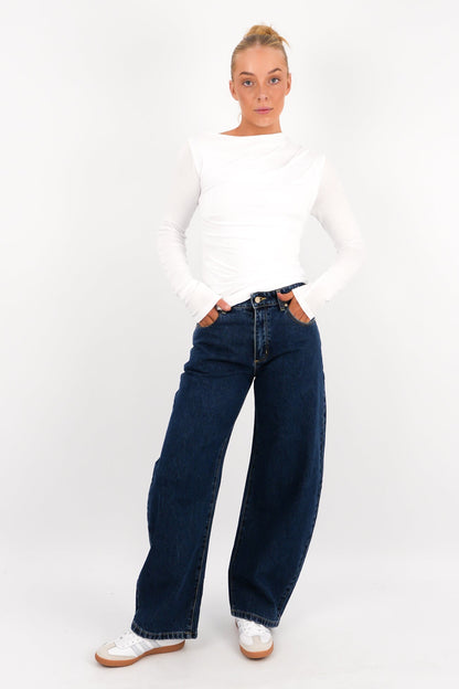 A 95 Mid Barrel Jean