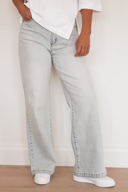 A 94 High & Wide Jean Janet
