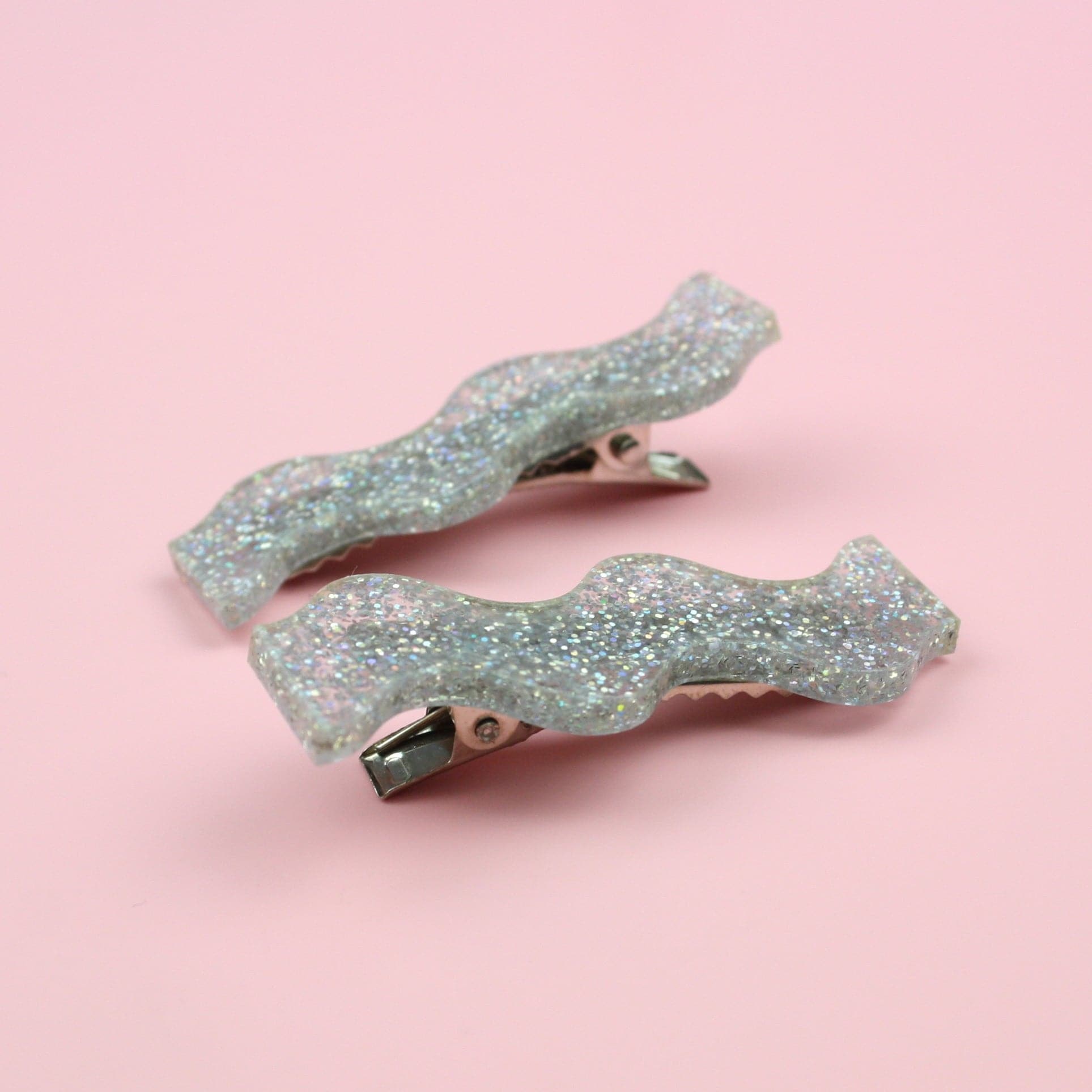 Holographic Glitter Wavy Hair Clips