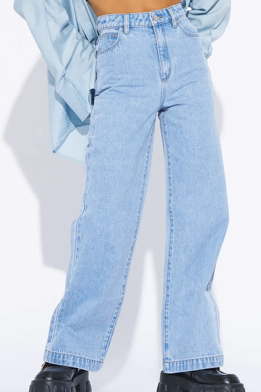 A 94 High & Wide Petite Jean Walk Away