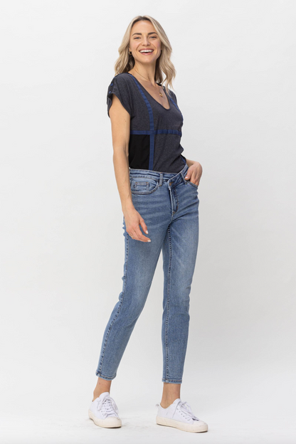 Judy Blue Cross Over Waistband Girlfriend Jeans